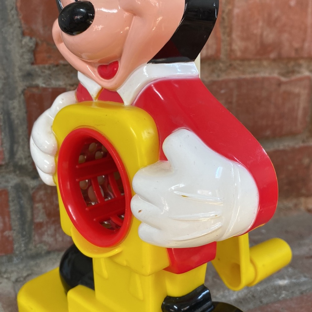 Vintage Mickey Mouse snow cone shaved ice maker - Picture 4 of 9